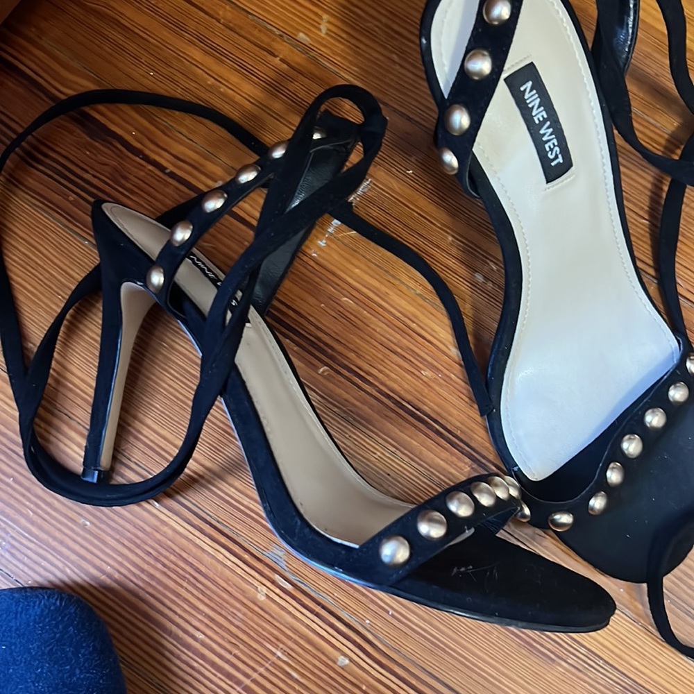 Sandals - Picture 2 of 4